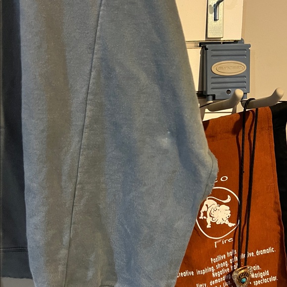 Magnolia Pearl Graphic Top - Picture 5 of 6